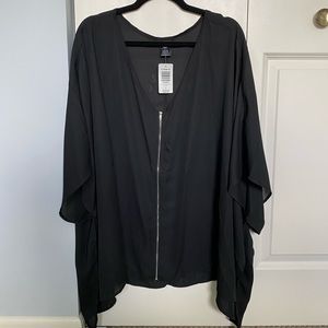 Torrid Short Sleeve Zip Front Blouse NWT